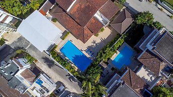 Beachfront 7BR Villa With Pool Maid Los Corales