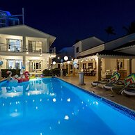 Beachfront 7BR Villa With Pool Maid Los Corales