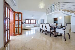 Beachfront 7BR Villa With Pool Maid Los Corales
