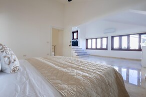 Beachfront 7BR Villa With Pool Maid Los Corales