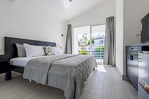 Beachfront 7BR Villa With Pool Maid Los Corales