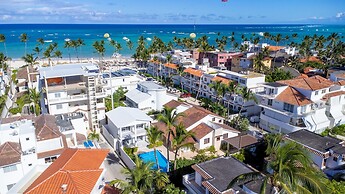 Beachfront 7BR Villa With Pool Maid Los Corales