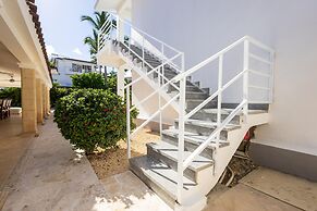 Beachfront 7BR Villa With Pool Maid Los Corales