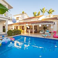 Beachfront 7BR Villa With Pool Maid Los Corales