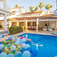 Beachfront 7BR Villa With Pool Maid Los Corales