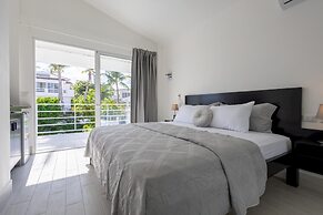 Beachfront 7BR Villa With Pool Maid Los Corales