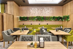 Hotel Emerald