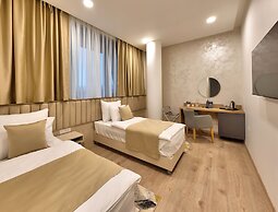 Hotel Emerald