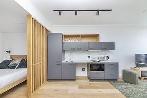 Comfortable Studio With City Views