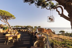Pine Cliffs Suites