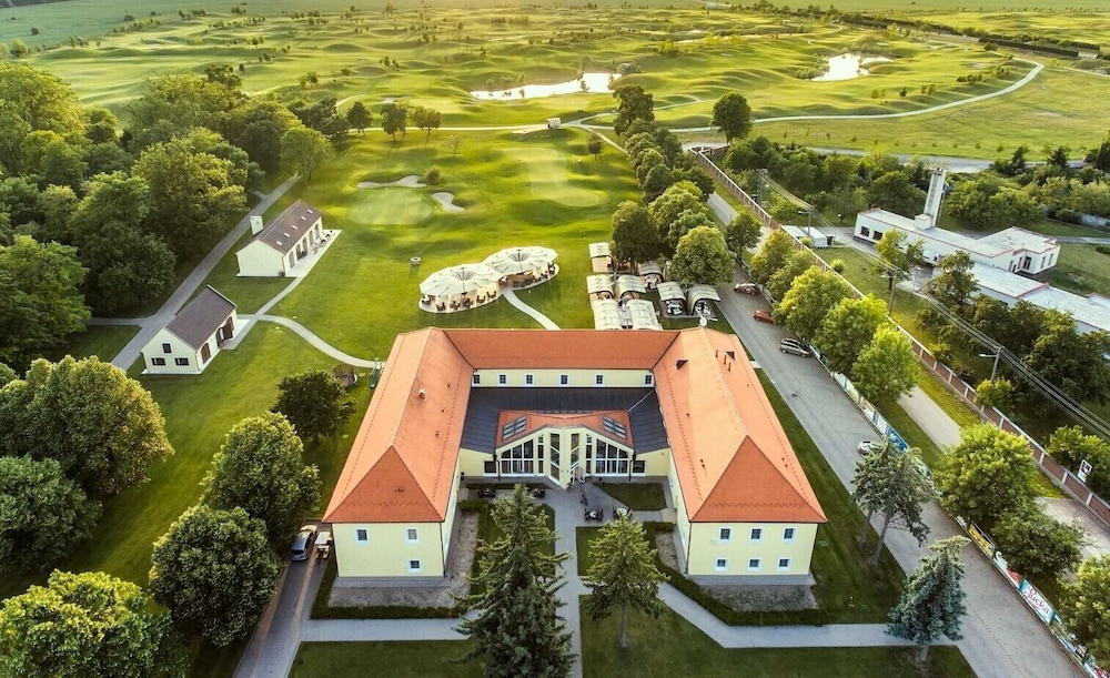 Klaudia's Hotel & Restaurant
