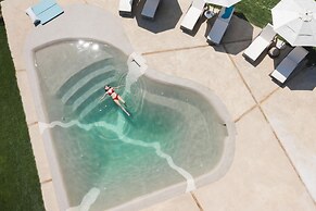 Niki's Villa - Luxury Seaview Villa!