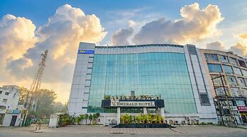 Fabhotel Emerald