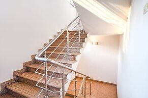 Fabhotel Emerald
