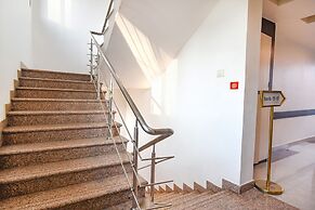 Fabhotel Emerald