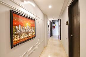 Fabhotel Prime K9 Crown