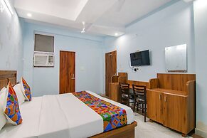 Fabhotel Hari Residency