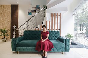 Fabhotel Spring