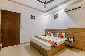 Fabhotel The Crestelia