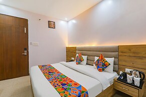 Fabhotel The Crestelia
