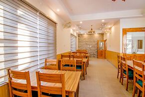 Fabhotel Himalayan Park