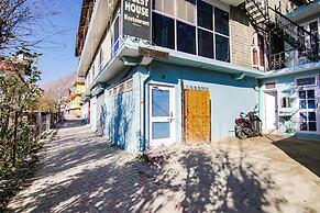 Fabexpress Malti Guest House
