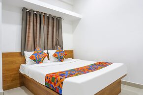 Fabhotel White House Inn