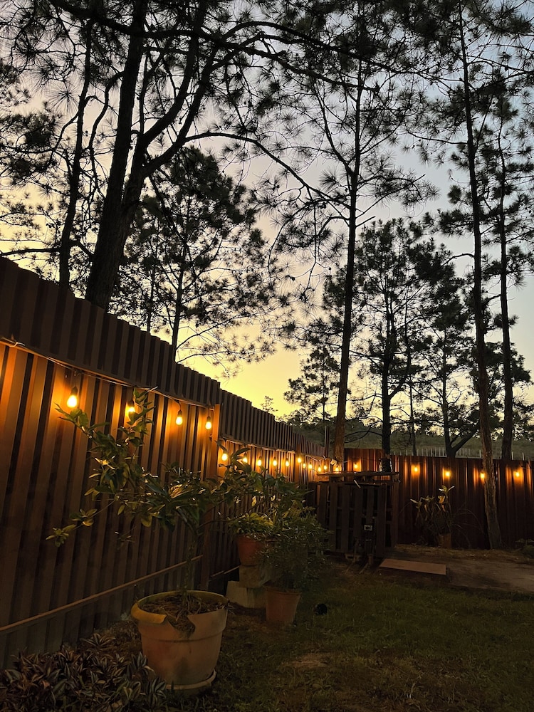 Pine Scape Lodge | Jacuzzi | BBQ | Pool | Mango Hosting