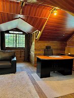 Pine Scape Lodge | Jacuzzi | BBQ | Pool | Mango Hosting