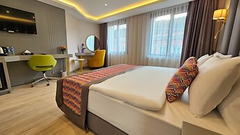 The Külsümz Hotel