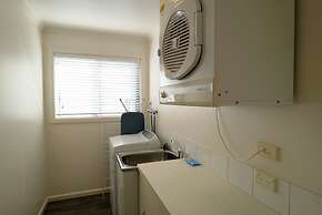 Captains Cove Resort - Waterfront Apartment