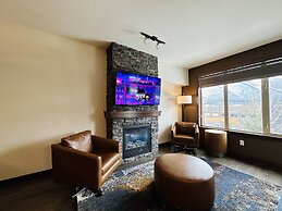 Mountain Retreat - Heated Pool & Hot-tub