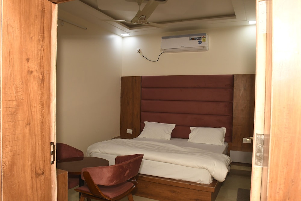 Hotel Govardhan Inn