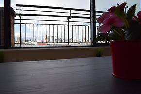 Penthouse 1-bed Apartment With Amazing Views