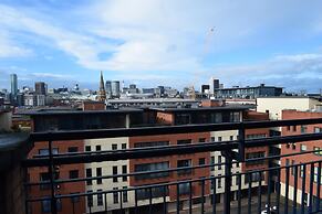 Penthouse 1-bed Apartment With Amazing Views