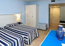 Cala La Luna Resort