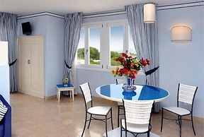 Cala La Luna Resort