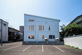 THE LUNA LOUNGE