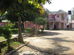 r and r gardens