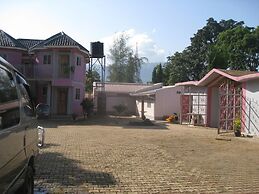 r and r gardens