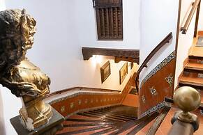 Casón De Los López Apartments