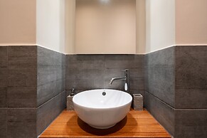 Classy Apartment in Koukaki, Walk to Metro & Acropolis