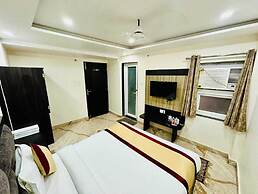 Hotel M K Grand