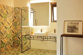 FIXIE LOFTS - Colonial Villa Suites with Pool