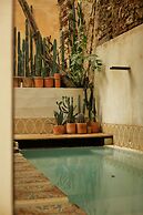 FIXIE LOFTS - Colonial Villa Suites with Pool