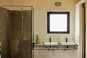 FIXIE LOFTS - Colonial Villa Suites with Pool