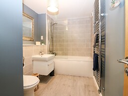 11 Ambleside Court