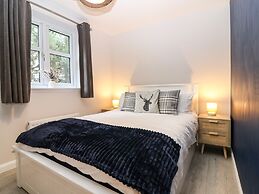11 Ambleside Court