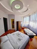 Inaisi Hotel