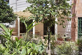 ANTÍPODA HOTEL
